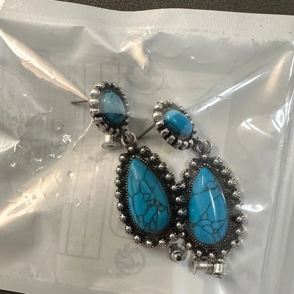 🌺Turquoise Teardrop Silver Dangle Earrings - Blue Stone